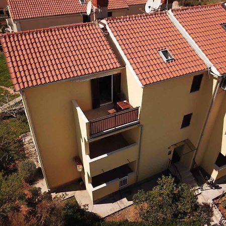 Apartment Diminic Melin Cres Luaran gambar