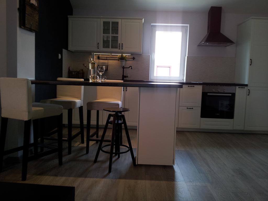 Apartment Diminic Melin Cres Luaran gambar