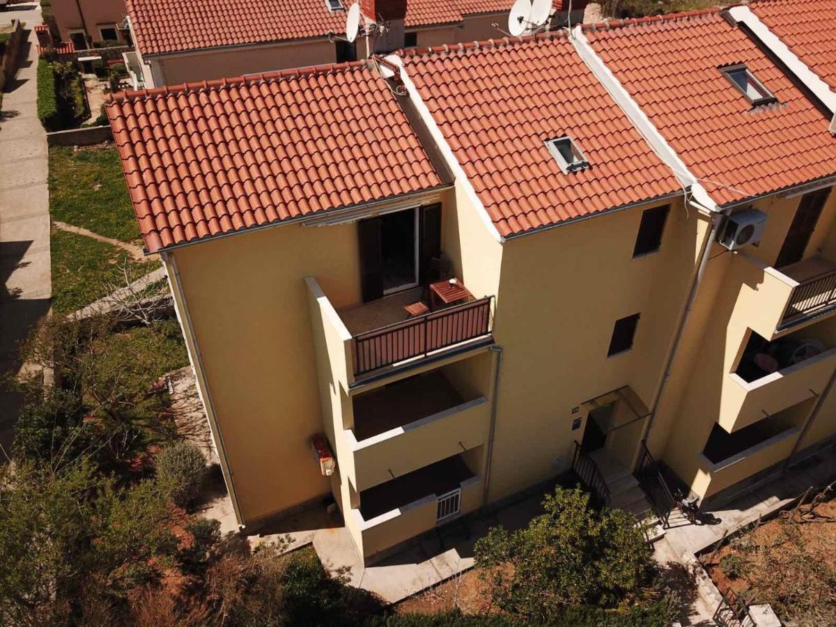Apartment Diminic Melin Cres Luaran gambar